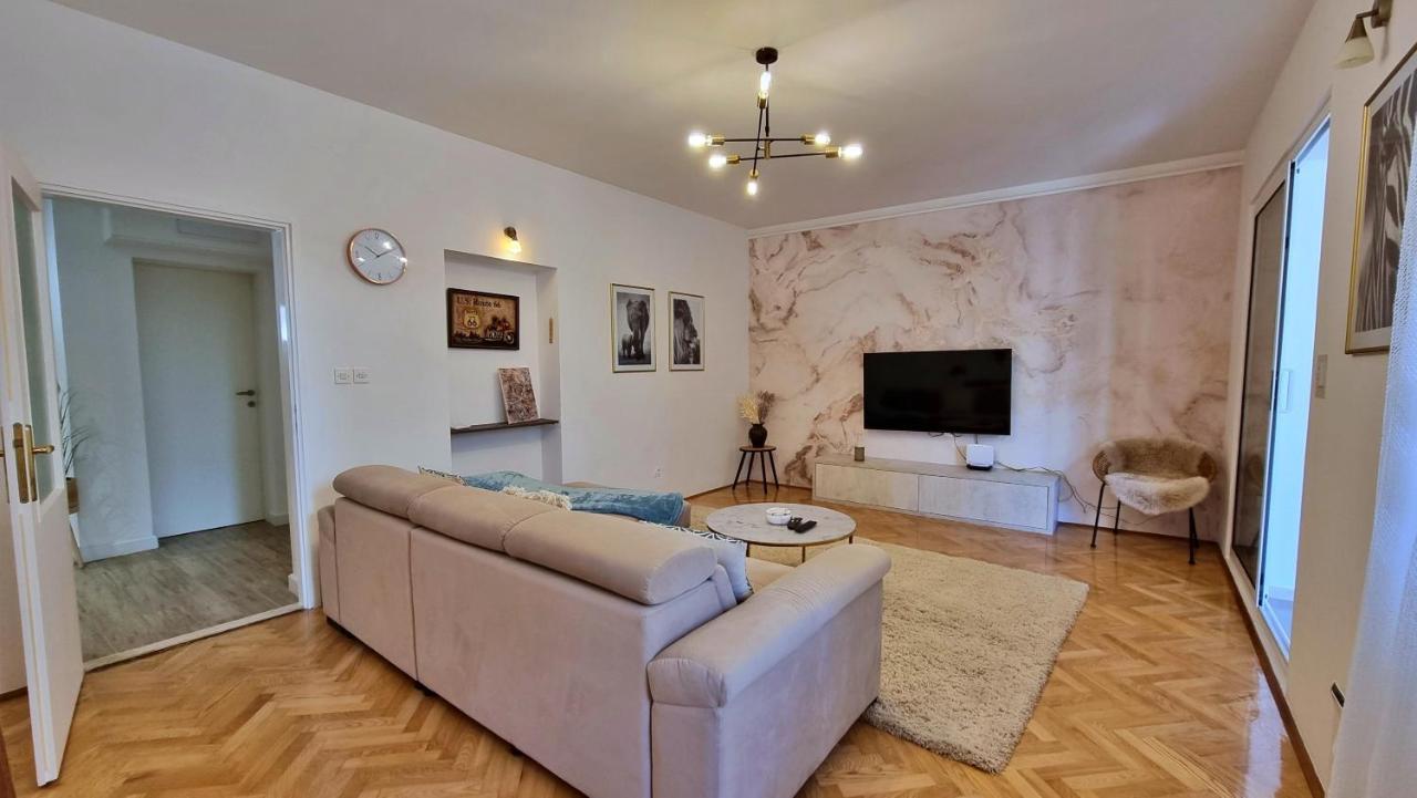 Apartment Hana Omiš Esterno foto