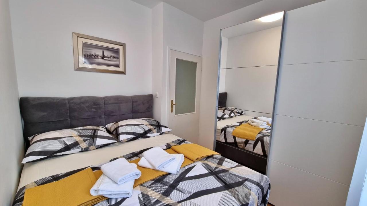 Apartment Hana Omiš Esterno foto