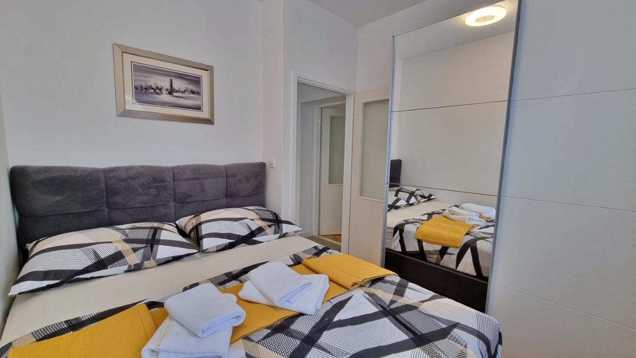 Apartment Hana Omiš Esterno foto