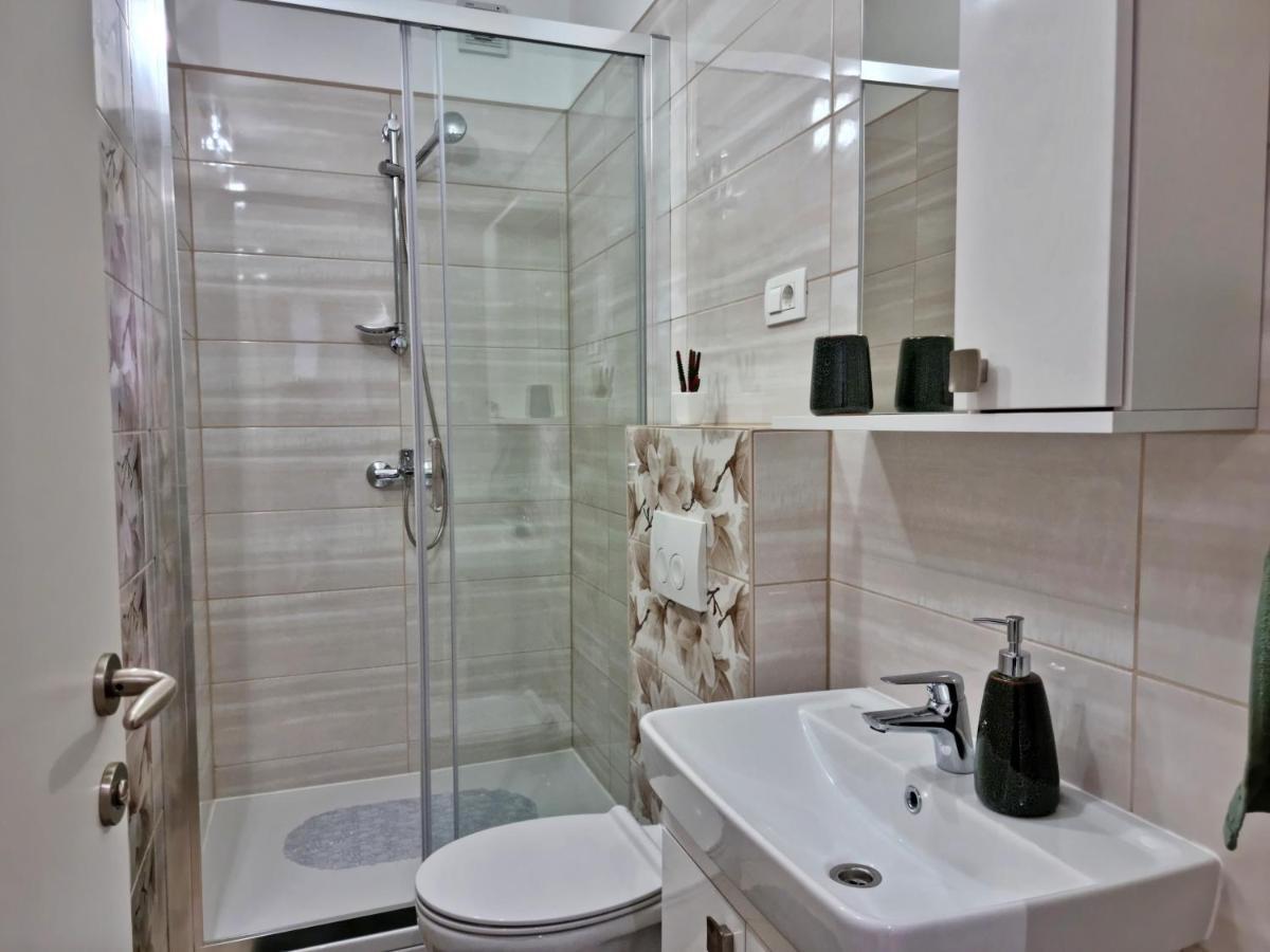 Apartment Hana Omiš Esterno foto