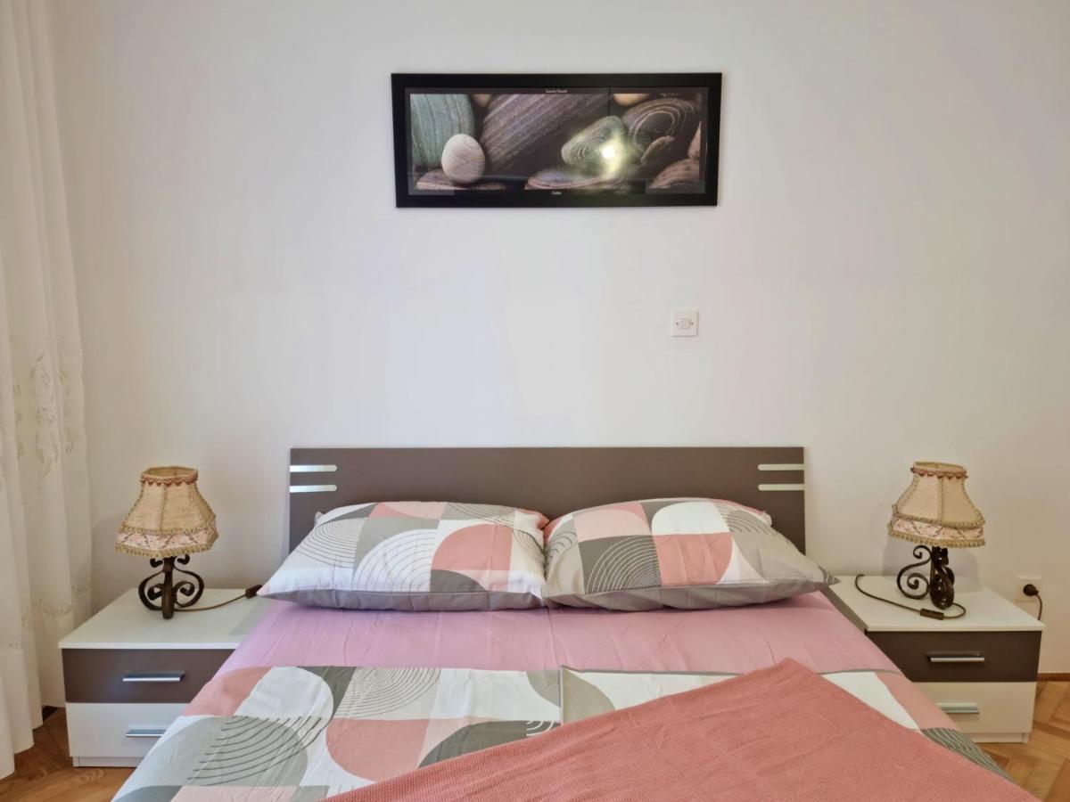 Apartment Hana Omiš Esterno foto