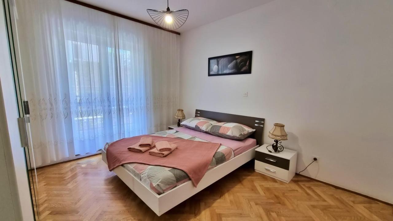 Apartment Hana Omiš Esterno foto